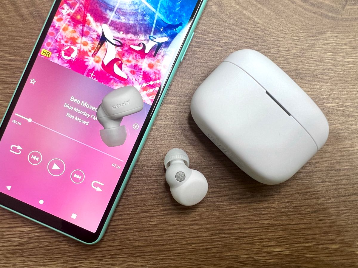 ▲SONY推出全球最小降噪耳機LinkBuds S WF-LS900N。(圖／記者周淑萍攝)