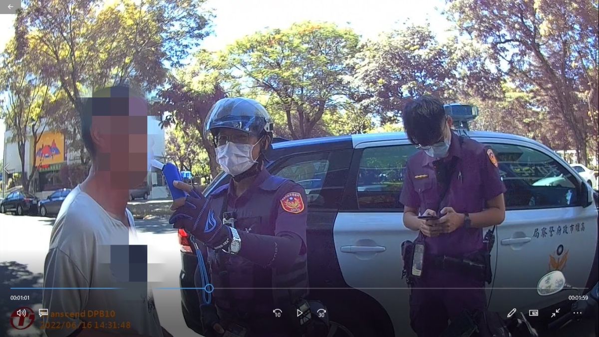 ▲高市警局鼓山分局內惟所強化線上機車巡邏攻勢盤查勤務，僅單日線上就查獲3件酒駕、2件通緝，總計一天內即線上查獲五案。（圖／記者郭凱杰翻攝）