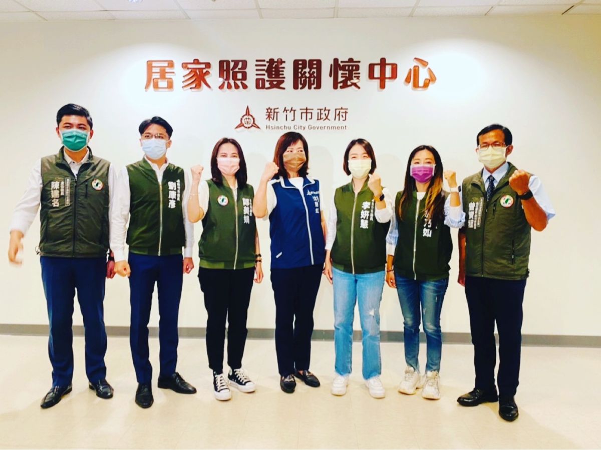 ▲將代表民進黨參選新竹市長的沈慧虹，首個公開行程，就有6名黨籍議員全程陪同。（圖／李妍慧提供）