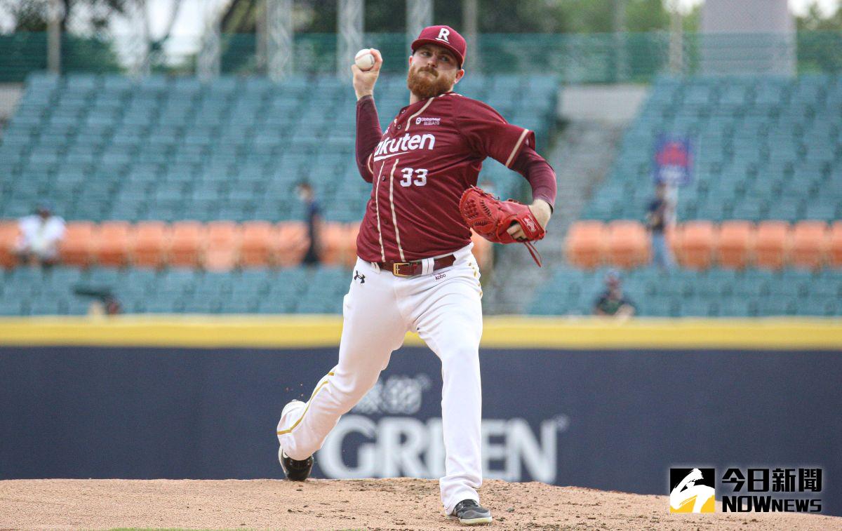 ▲樂天桃猿先發投手狂威。（圖／記者葉政勳攝 , 2022.06.19）