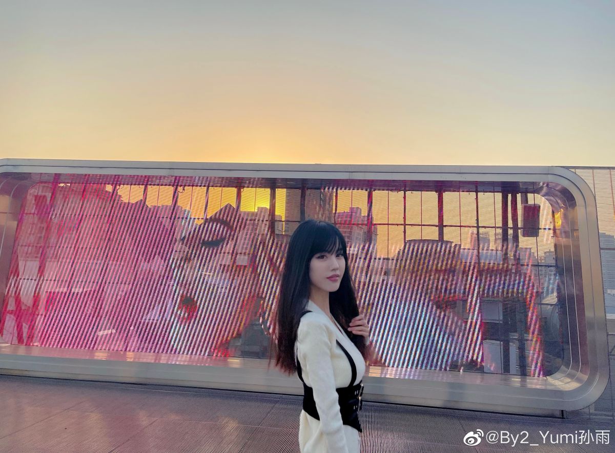 ▲Yumi在演唱會上淚崩。（圖／翻攝Yumi微博）