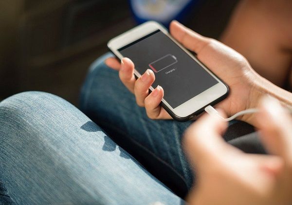 ▲你知道如何充電，才能防止自己的手機電池不會一下就陣亡嗎？（圖／ 翻攝自pixabay）