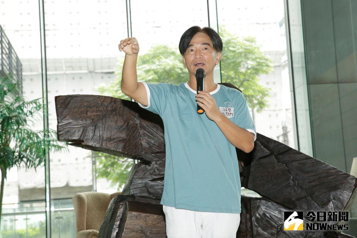 ▲吳宗憲回憶爸爸，夢見他抱怨不要插管。（圖／記者陳明安攝）