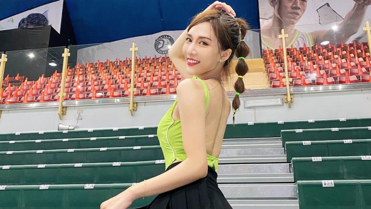 ▲Formosa Sexy牛奶裙底風光外露。（圖／小隻馬牛奶IG）