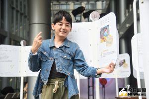 黃子佼收「林依晨祝福」超感動！21年前師徒同台畫面曝光
