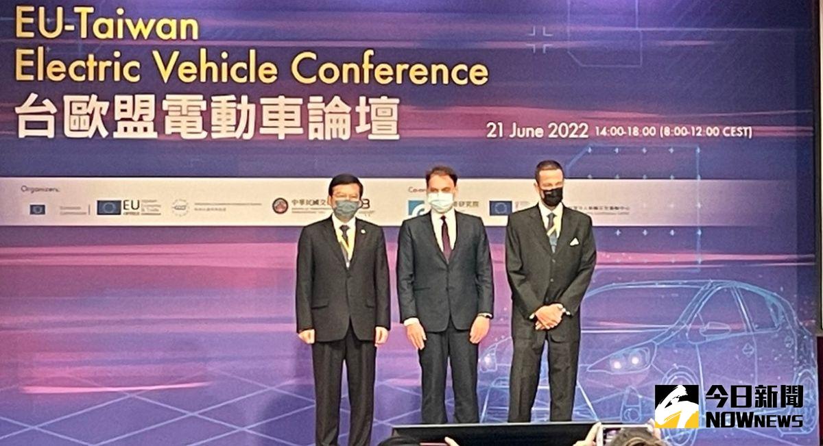 ▲交通部長王國材今（21）日出席台歐盟電動車論壇表示，在2040以前要達成電動車、電動機車市售比要達成100%。（圖／記者黃仁杰攝,2022.06.21）