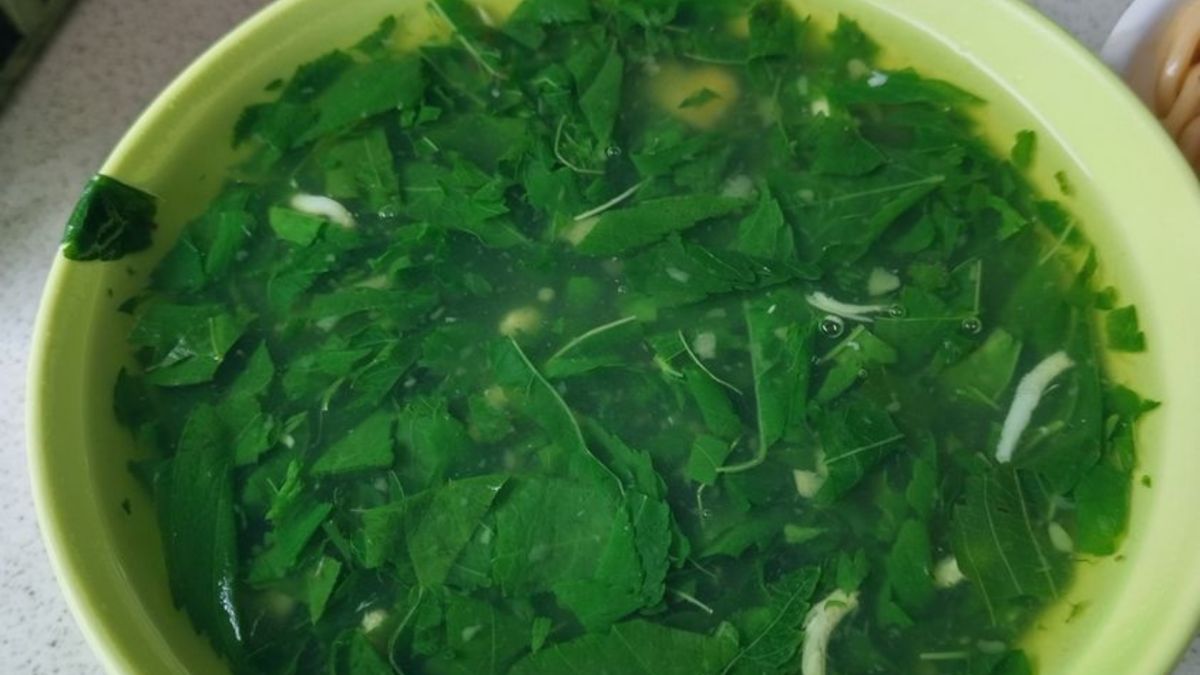 ▲隨著夏天的腳步越來越接近，民眾也開始找尋各種消暑方式，而一碗鮮綠色「消暑聖品」，意外引發眾多老饕的熱烈迴響。（圖／爆廢公社）