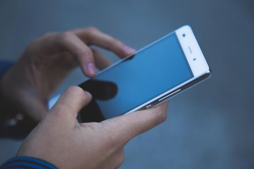 現代人與社群媒體幾乎是密不可分,一名網友下定決心刪除Dcard後竟有「意外的改變」。(示意圖/取自pixabay) ▲現代人與社群媒體幾乎是密不可分,一名網友下定決心刪除Dcard後竟有「意外的改變」。(示意圖/取自pixabay)