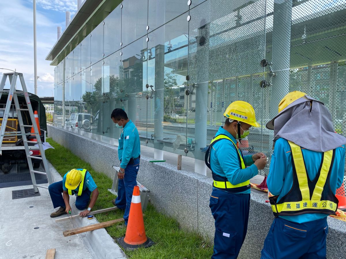 ▲捷運局呼籲民眾勿存僥倖心態任意毀損公物，否則不但需負擔賠償費用，更會被以公共危險罪及毀損罪論處。（圖／高市府捷運局提供）