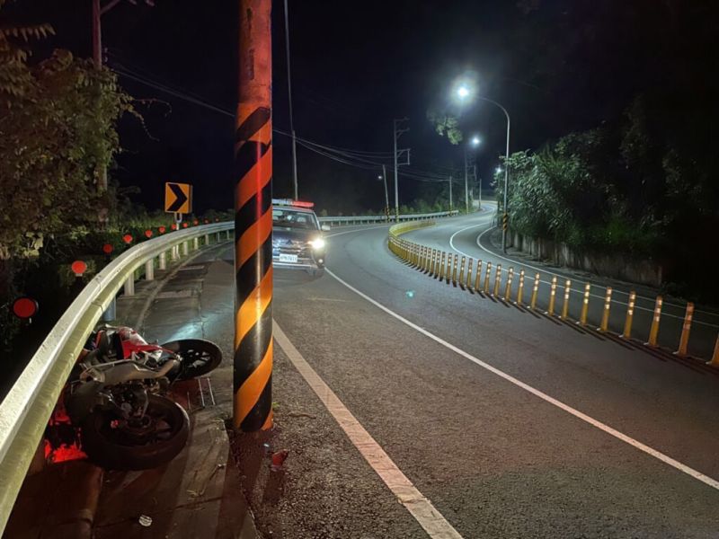 新竹傳死亡車禍！18歲騎士疑載友自撞　2人重傷送醫不治