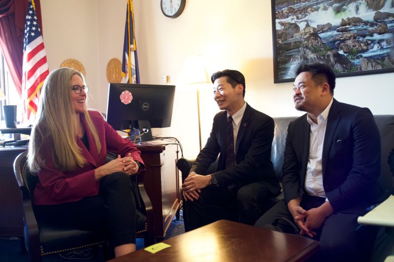 ▲林昶佐與洪申翰訪美，拜會過程除感謝多位議員持續推動深化台美關係外，亦表達希望議員能在經貿、印太區域安全問題及我國國際參與等重要議題上，持續給予台灣支持。（圖／林昶佐辦公室提供）