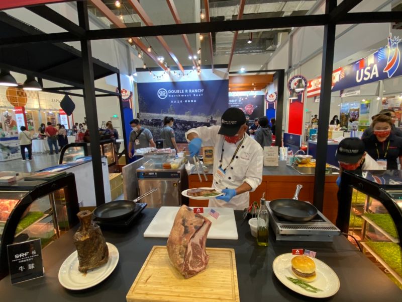 台北國際食品展登場　美福總主廚現場執鏟演繹高階肉品
