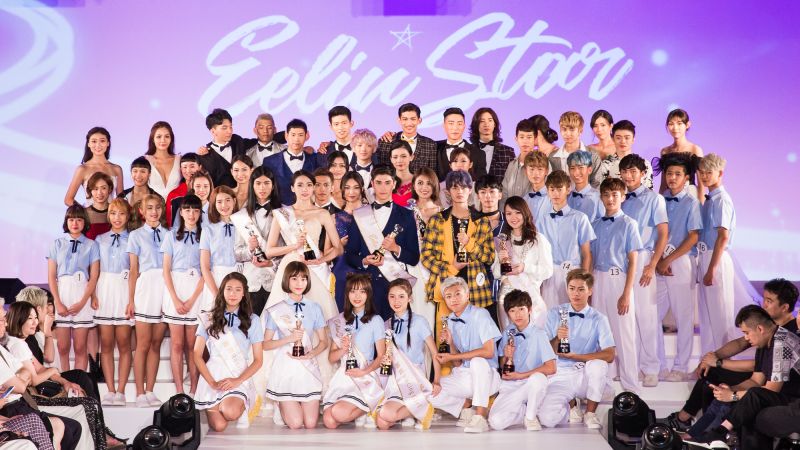 ▲黃文廷(前排右三)、林佳辰(前排右一)從18歲比賽以來建立革命情感。(圖/伊林娛樂提供)
