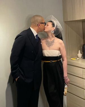 ▲大S親吻具俊曄,表情相當沉醉。(圖/翻攝asosbarbiedee IG) ▲大S親吻具俊曄,表情相當沉醉。(圖/翻攝asosbarbiedee IG)