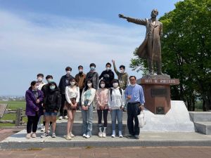 嶺東科大接軌國際 千萬獎學金培育學生走向世界 ▲嶺東科大觀光系研修雙聯學位學生,已至日本札幌國際大學就學,並參與戶外教學認識當地文化。(圖/嶺東科大提供)