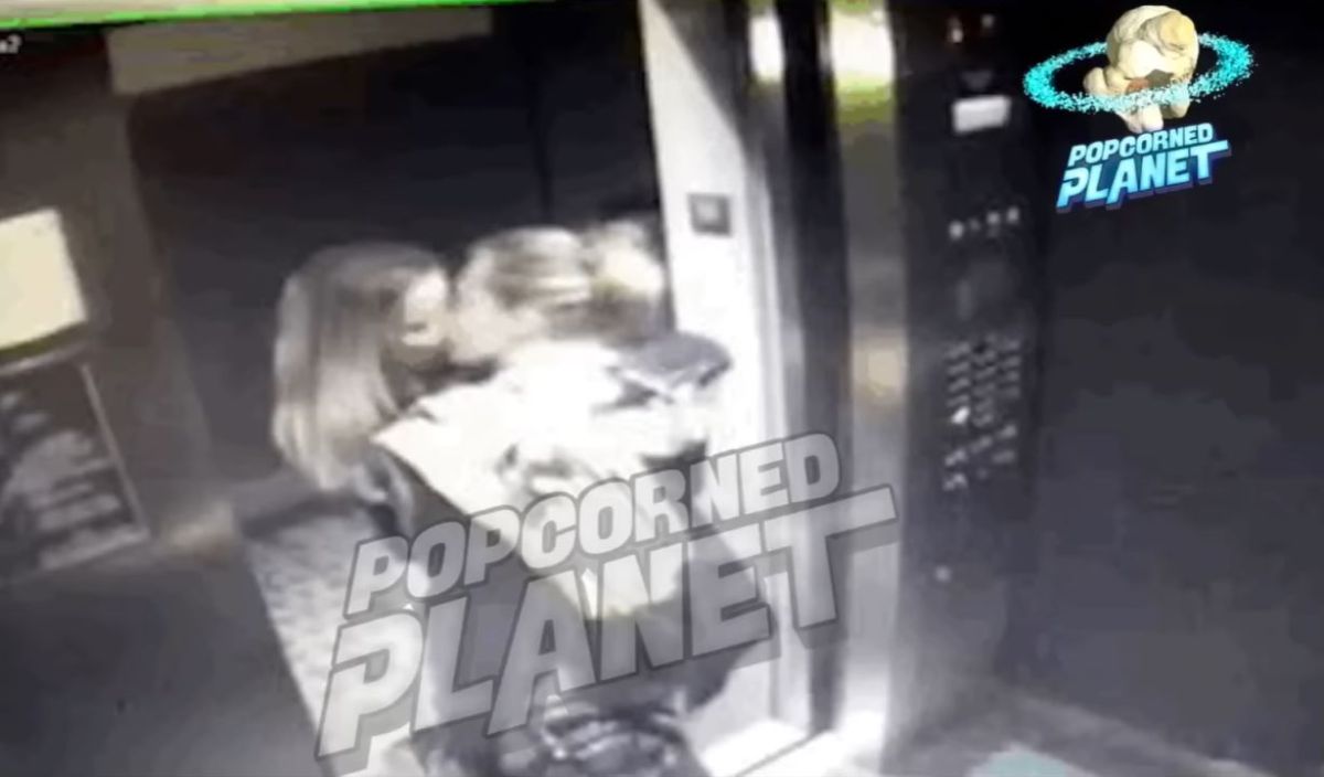 ▲安柏赫德（左）、卡拉迪樂芬妮在強尼戴普豪宅裡激吻。（圖／翻攝Popcorned Planet YouTube）