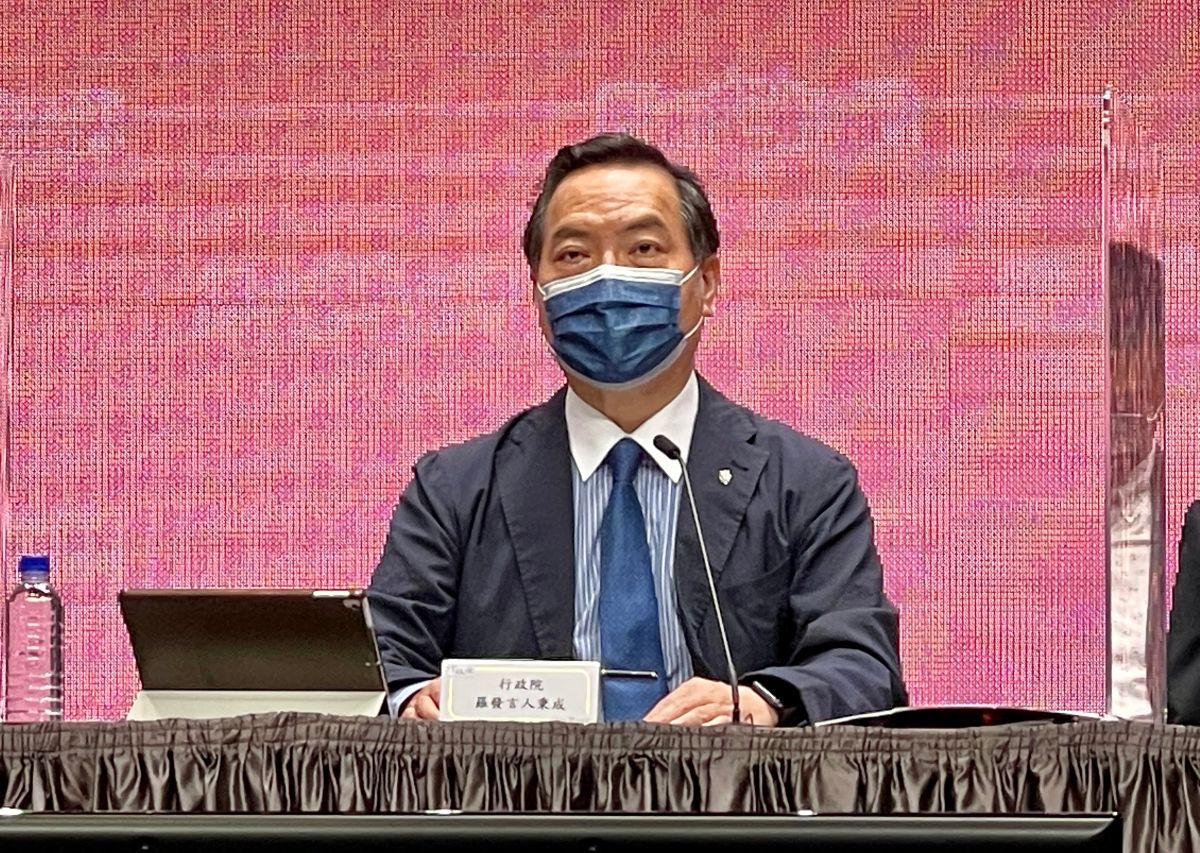 ▲行政院發言人羅秉成表示，6月27日電價審議會員會會衡量各界意見，跟影響電價相關因素做決定。（圖，記者王敏旭攝，2022.06.23）