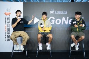 ▲大夢青年呂忠翰、袁永誠分享追夢歷程與心境,鼓動年輕世代勇敢冒險(左起為橘子關懷基金會執行長陳秉良、台灣熱血足球少年袁永誠、台灣海外高峰極限探險家呂忠翰) ▲大夢青年呂忠翰、袁永誠分享追夢歷程與心境,鼓動年輕世代勇敢冒險(左起為橘子關懷基金會執行長陳秉良、台灣熱血足球少年袁永誠、台灣海外高峰極限探險家呂忠翰)