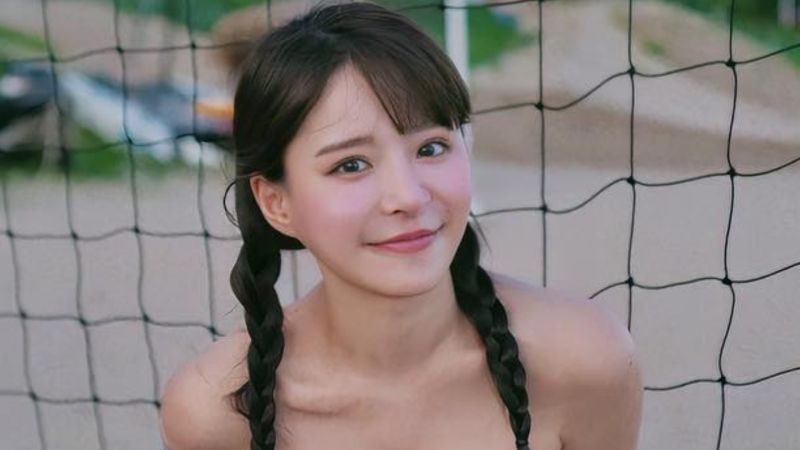 ▲元元放送比基尼福利。(圖/元元臉書)