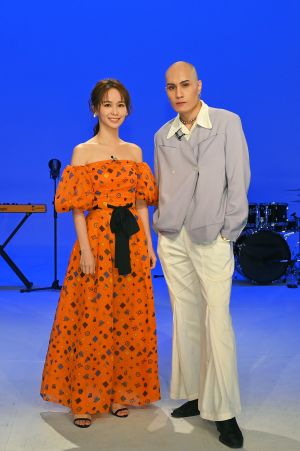 ▲黃宣(右)擔任金曲獎紅毯主持人。(圖/台視提供) ▲黃宣(右)擔任金曲獎紅毯主持人。(圖/台視提供)