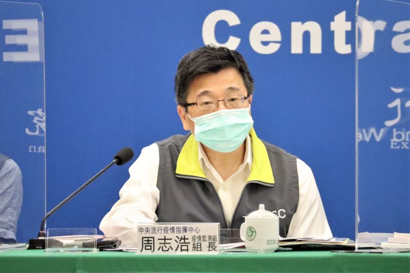 ▲疾病管制署長周志浩今（24）日在疫情記者會上，說明猴痘疫苗的準備進度。（圖／指揮中心）