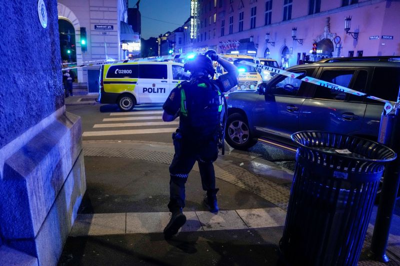 ▲挪威首都1間知名同志酒吧，週六凌晨發生大規模槍擊事件，造成2人死亡、多人受傷，當地警方已朝恐怖主義方向偵辦。（圖／美聯社／達志影像）