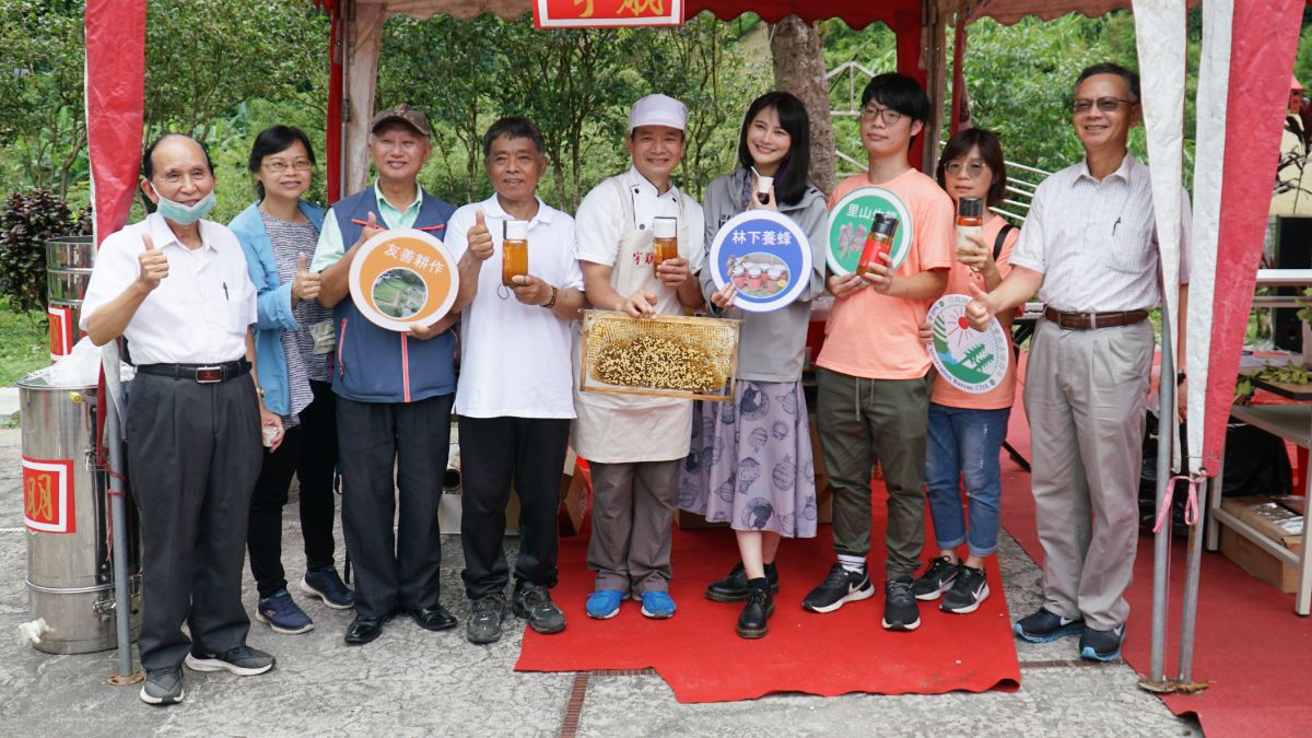 ▲平溪區紫東社區發展協會規劃的「生態蜂茶季–燈蜂兆吉遊平溪」系列活動，今、明二天登場。（圖／主辦單位提供)