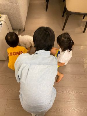 ▲庾澄慶曬出3個孩子相聚的照片。（圖／翻攝庾澄慶臉書）