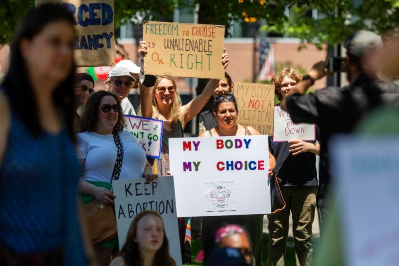 墮胎憲法保障遭推翻　美各地民眾連續第2天示威
