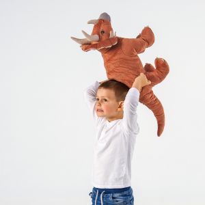 ▲JATTELIK三角恐龍填充玩具，全台IKEA／官網特價299元（原價399元）。（圖／翻攝自IKEA官網）
