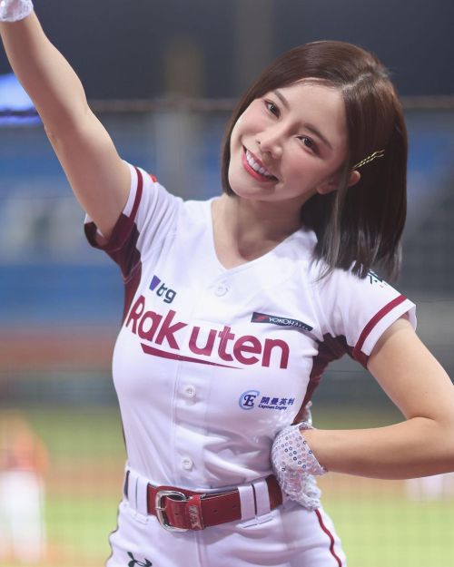 ▲巫苡萱是中華職棒樂天桃猿啦啦隊Rakuten Girls隊長。(圖/巫苡萱IG) ▲巫苡萱是中華職棒樂天桃猿啦啦隊Rakuten Girls隊長。(圖/巫苡萱IG)