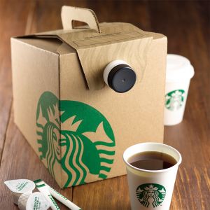 ▲咖啡隨行外帶盒約可供應12(小)杯熱每日精選咖啡。（圖／台灣星巴克提供）