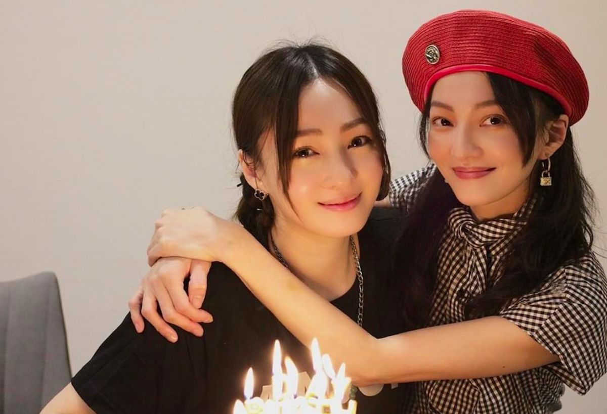 ▲張韶涵（右）曬親妹妹的正臉照，高顏值曝光。（圖／翻攝張韶涵IG）