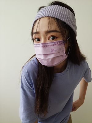12星座「幸運色」口罩穿搭!巨蟹柔美粉 獅子中性色百搭 ▲天蠍座像「薰衣草紫」神秘高雅。(圖/JINJIN提供)