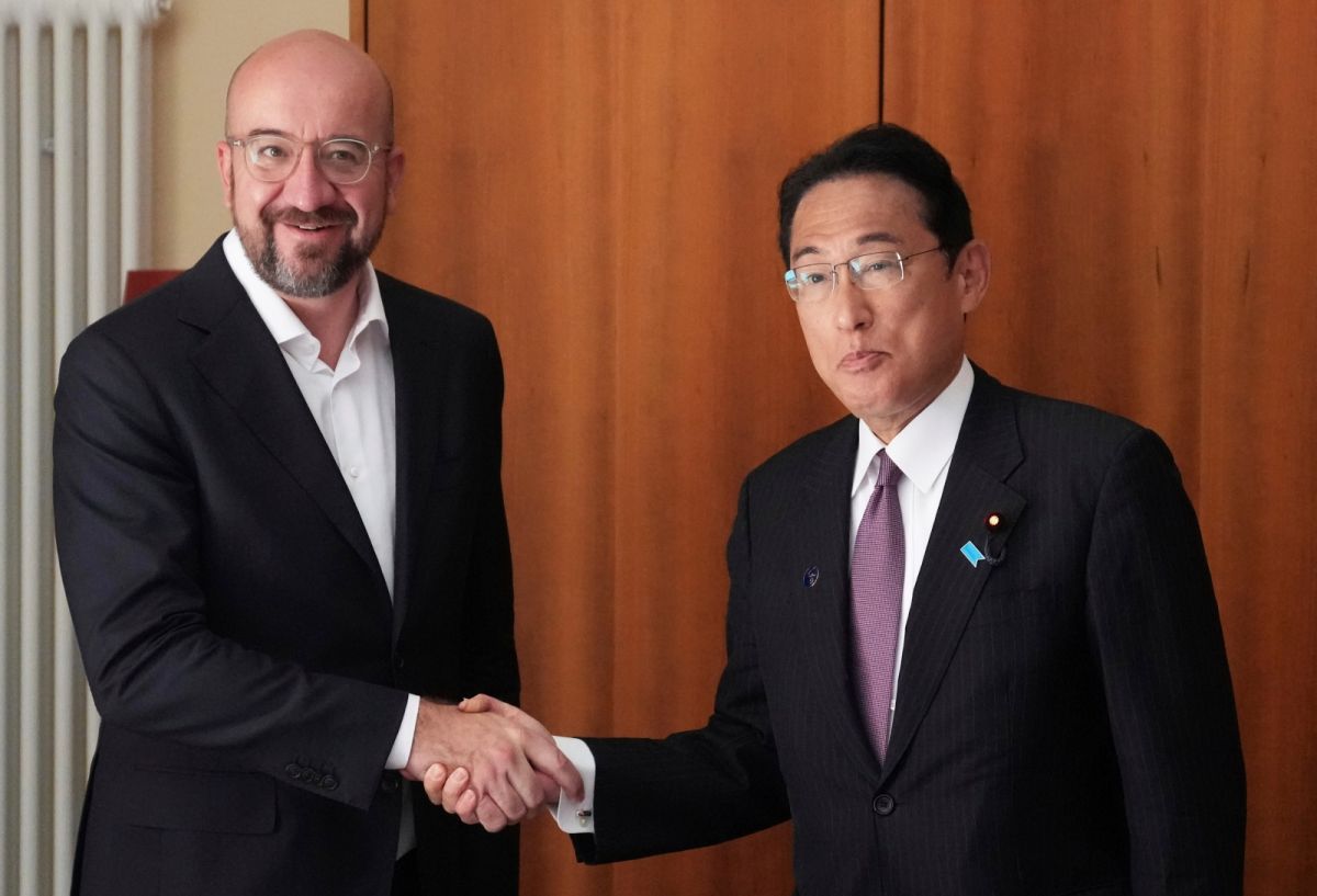 ▲七大工業國集團（G7）領導人在德國南部舉行年度會議，日本首相岸田文雄（右）提及俄烏戰爭時指出：「今日烏克蘭，可能是明日東亞。」並強調台灣海峽和平穩定的重要性。（圖／美聯社／達志影像）