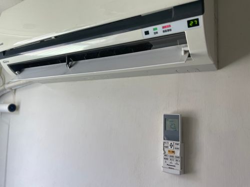 ▲記得不要開開關關冷氣,否則壓縮機不斷重新啟動,電費只會越來越貴喔!(圖/記者張嘉哲攝) ▲記得不要開開關關冷氣,否則壓縮機不斷重新啟動,電費只會越來越貴喔!(圖/記者張嘉哲攝)