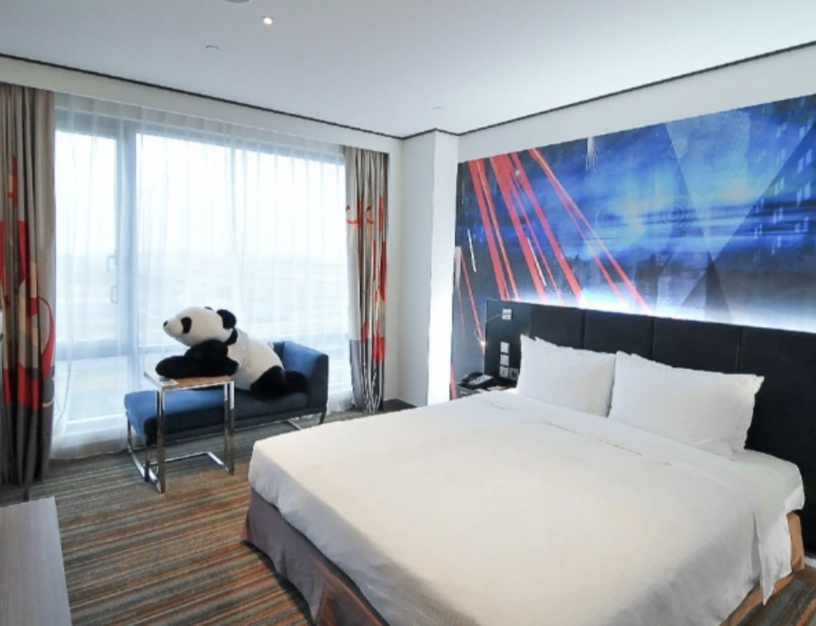 ▲諾富特飯店訂房系統出包，6/20晚間要價近5千元的尊榮客房竟然只要5元，且加1元就多送一客早餐，眼尖網友發現後搶訂，業者也坦言會照單全收。（圖／翻攝諾富特飯店官網）