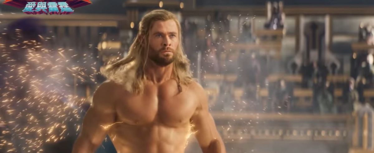 ▲克里斯漢斯沃在《雷神索爾：愛與雷霆》裸臀上陣。（圖／翻攝MarvelTW YouTube）