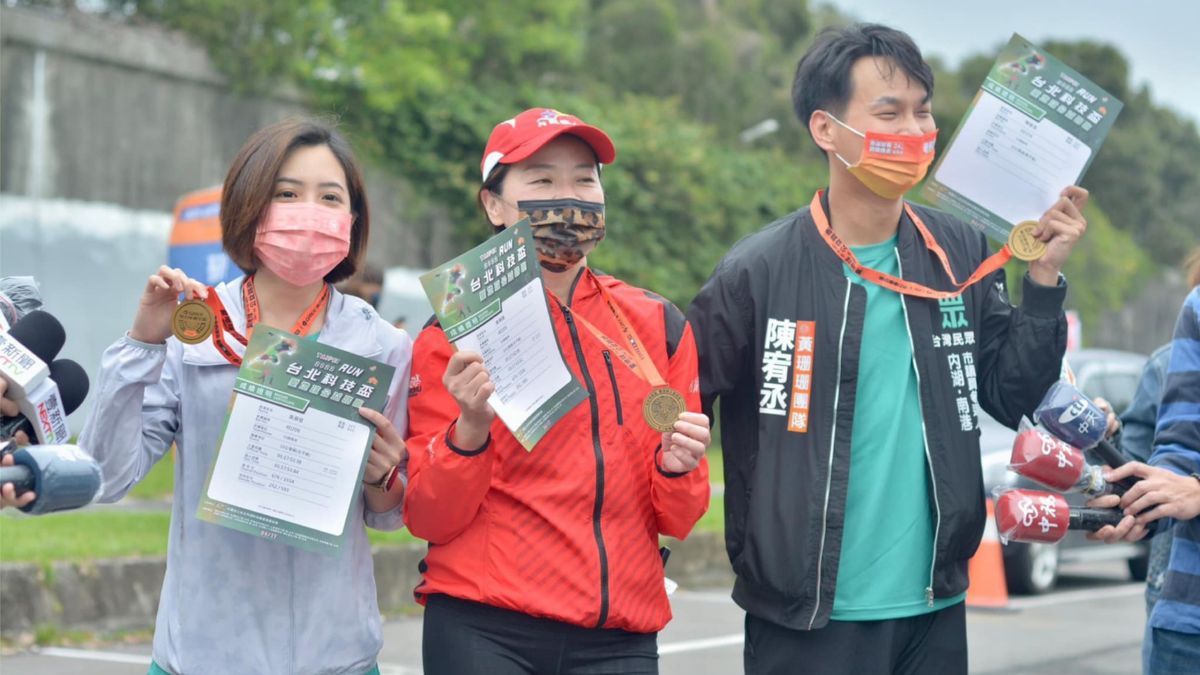 ▲台北市副市長黃珊珊在假日之餘，也會陪同民眾黨議員參選人們一同參與活動。（圖／翻攝黃瀞瑩臉書）