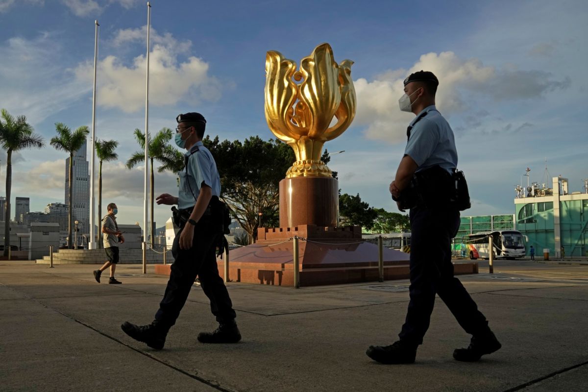 ▲香港官方今天通報新增3486例COVID-19（2019冠狀病毒疾病）確診個案。香港政府專家顧問劉宇隆估計，8月或9月的單日確診病例數有機會重新超過1萬例。（圖／美聯社／達志影像）