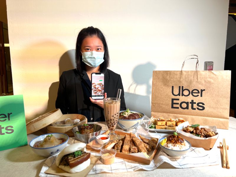 ▲Uber Eats 今(30)公布合作夥伴突破7萬家，並宣告將舉辦台味美食票選，冠軍將會登上「美國紐約時代廣場」指標看板。(圖/記者周淑萍攝)