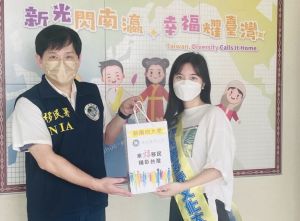 移民署南區事務大隊台南市第一服務站特別邀請她擔任多元文化大使及協助校園反毒宣傳。(圖/移民署提供) ▲移民署南區事務大隊台南市第一服務站特別邀請她擔任多元文化大使及協助校園反毒宣傳。(圖/移民署提供)