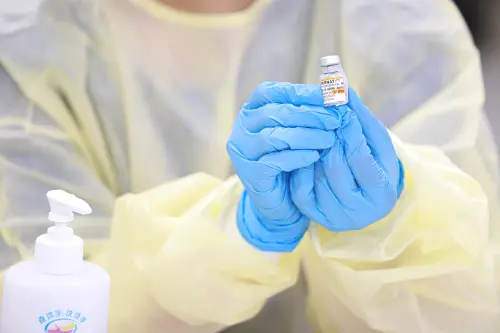 網傳「別打美新型新冠疫苗BXX.1.5」　疾管署駁斥謠言急澄清
