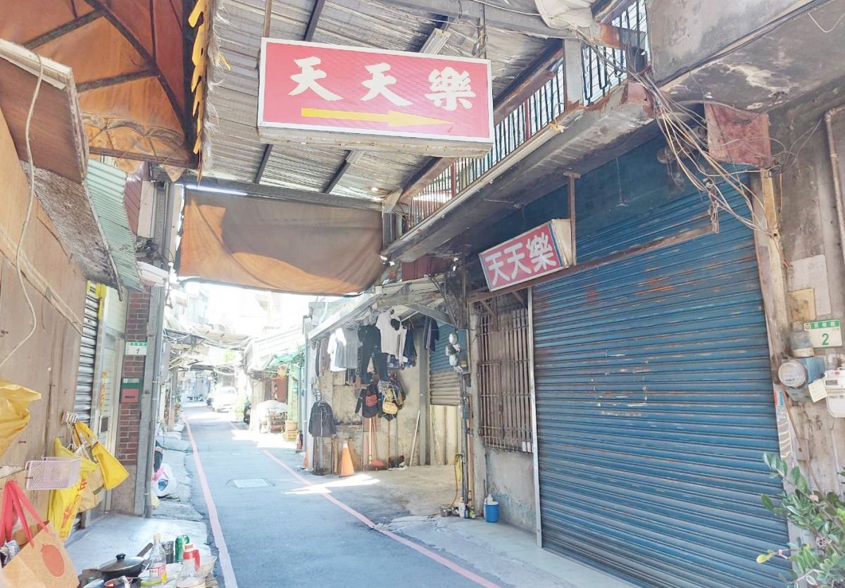 ▲桃園「天天樂」業者已於29日繳回「性交易服務場所許可證」，這家全台最後公娼確定要走入歷史成為回憶。（圖／記者李春台翻攝）