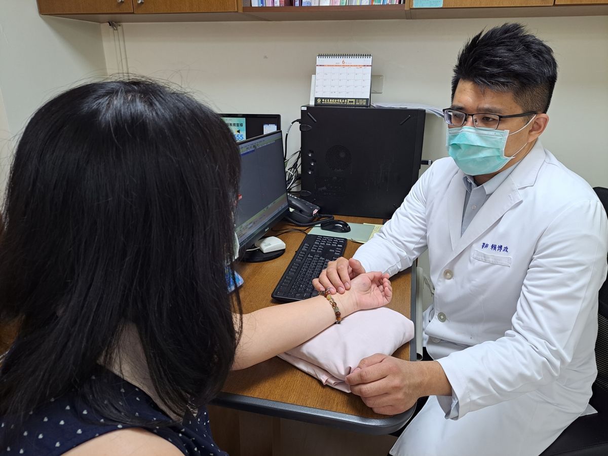 ▲部北中醫科醫師賴博政表示，區分體質治療「長新冠」效果最佳。（圖／部北提供）