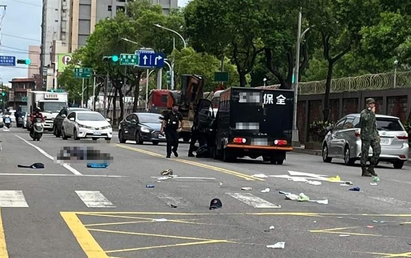 機車鬼切左轉!運鈔車煞車不及猛撞 騎士頭部重創慘死