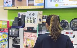 他幫全家配音「衝現場模仿」！店員轉頭嚇壞　70萬人朝聖
