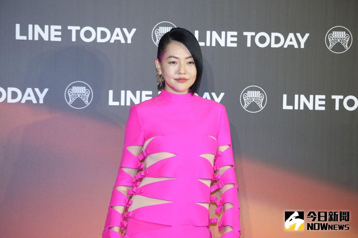 ▲小S以破洞裝搭配貼腿褲亮相。（圖／NOWnews攝影中心）