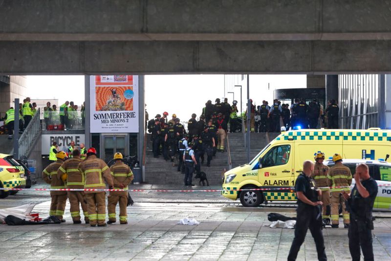 ▲哥本哈根一處購物中心發生槍擊案，造成數人死亡，並有數人受傷，警方還逮捕一名22歲丹麥男子，且不能排除這是一件「恐怖主義行為」。（圖／美聯社／達志影像）