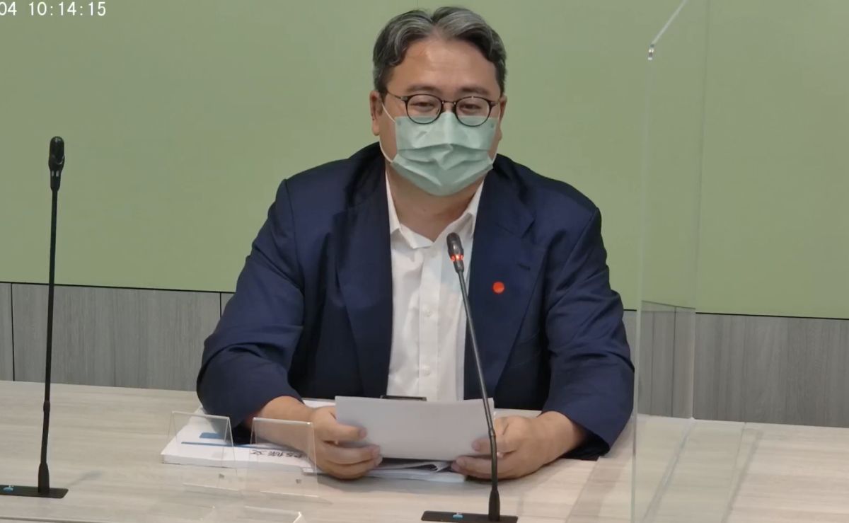 ▲立委黃世杰說，懷疑中國是為了轉移國內疫情焦點，國內疫情無法控制，就開始驗貨運產品，把疫情責任推往國外。（圖／翻攝自民進黨團直播）